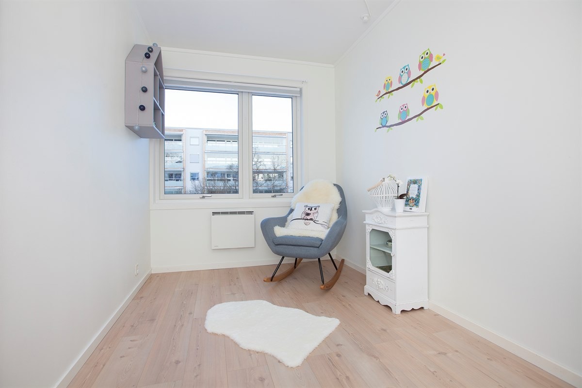 Soverom 2 passer fint som f.eks. barnerom, gjesteværelse eller kontor. Galleribilde