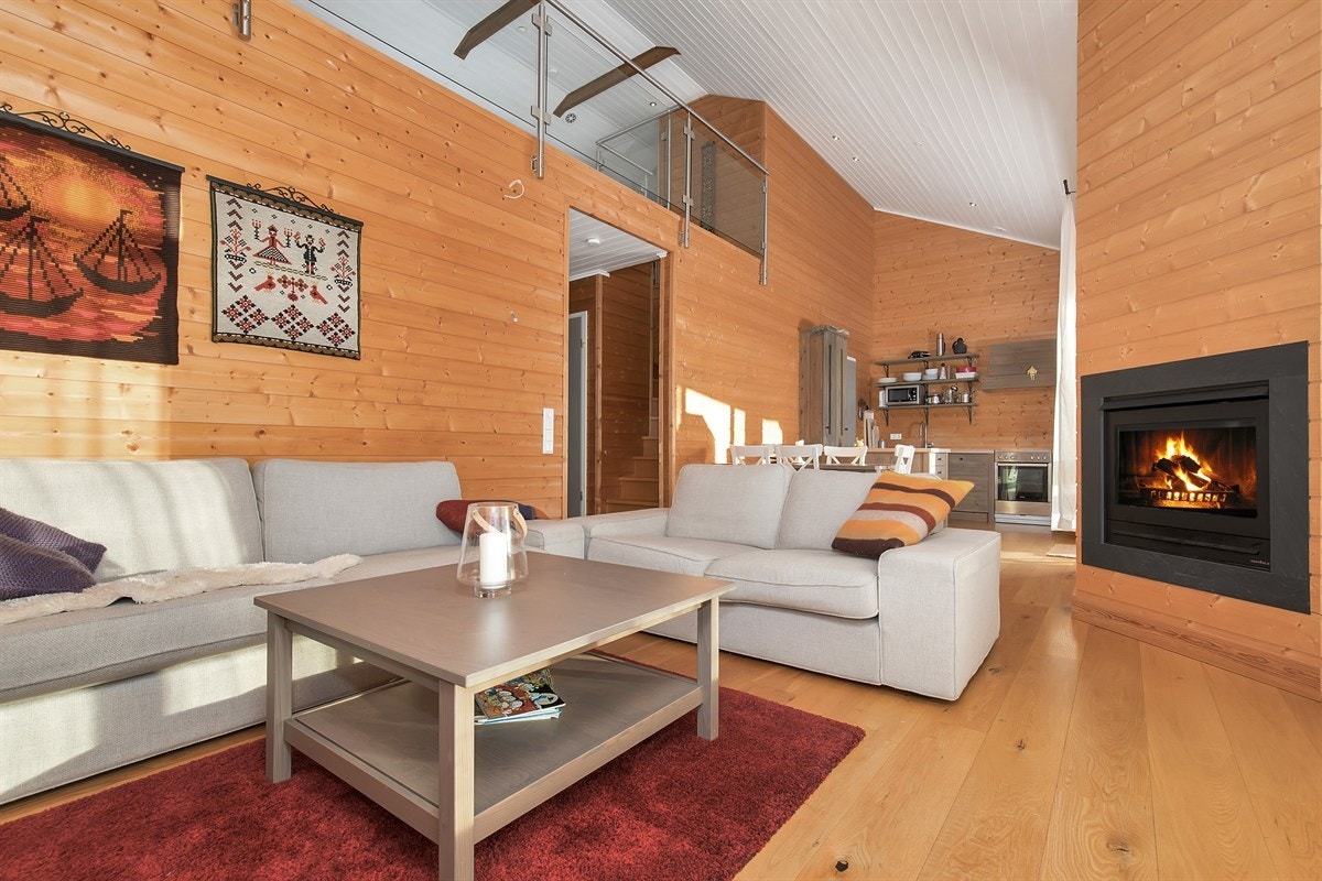 Åpen stue og kjøkkenløsning. Gasspeis Galleribilde