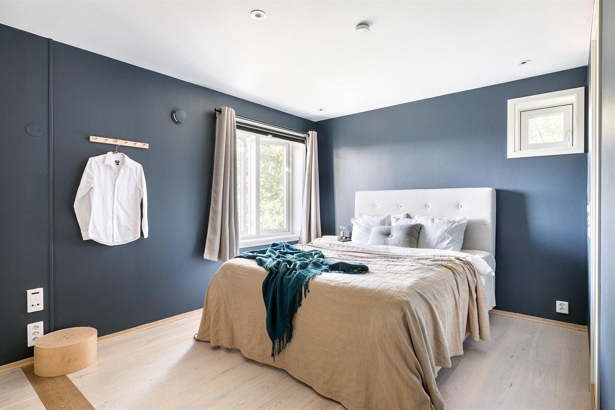 Hovedsoverommet - et master bedroom med eget bad. Galleribilde