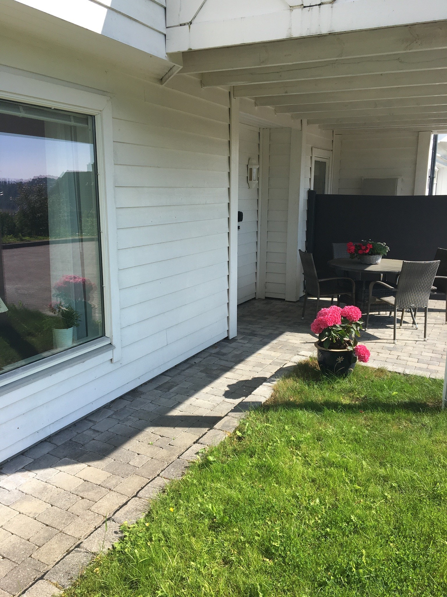 Hagen fremfor leiligheten Galleribilde