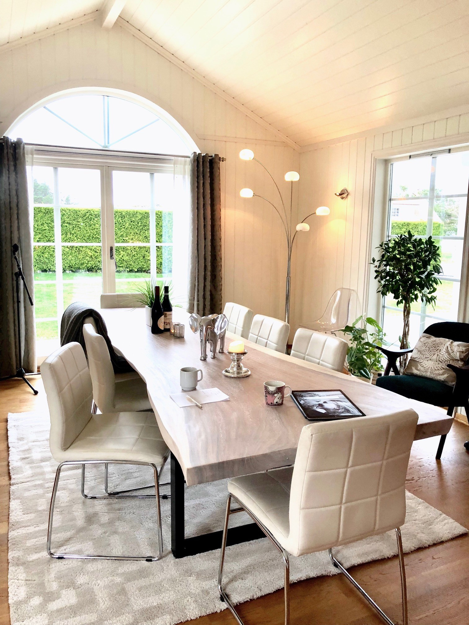 Unike spisebord i massivt heltre fra Bali. Norsk design : by Unike spisebord i massivt heltre fra Bali. Norsk design : by