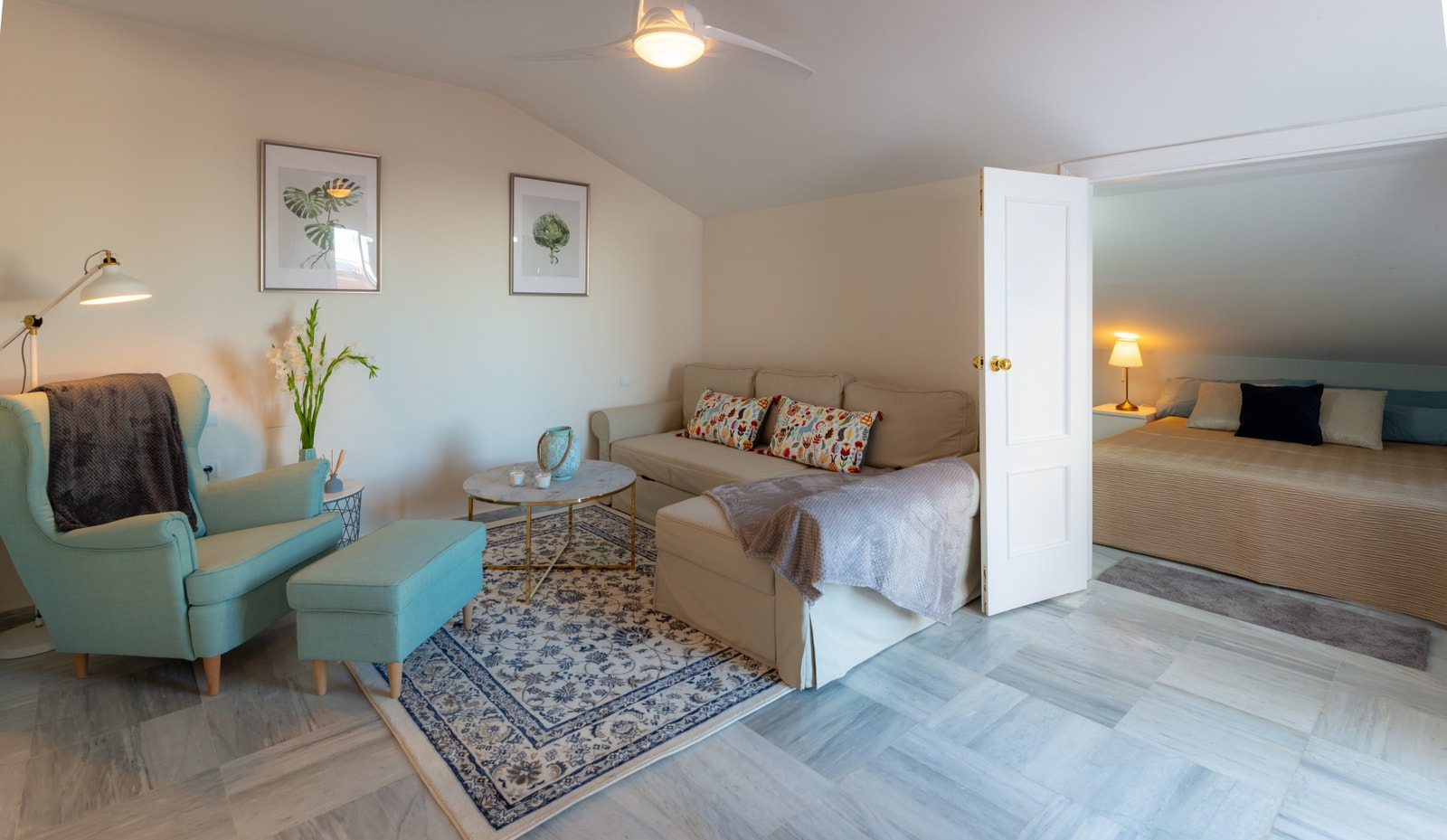 Fra stuen oppe går man inn til soverom/kontor Galleribilde