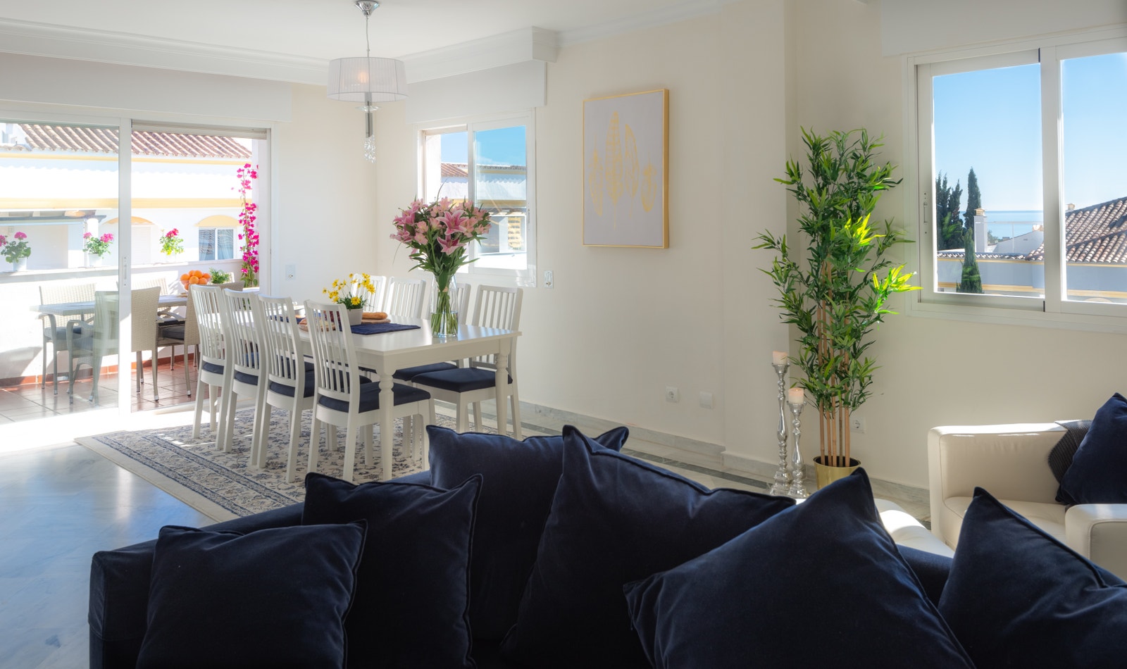 Stue nede med spisestuen Galleribilde