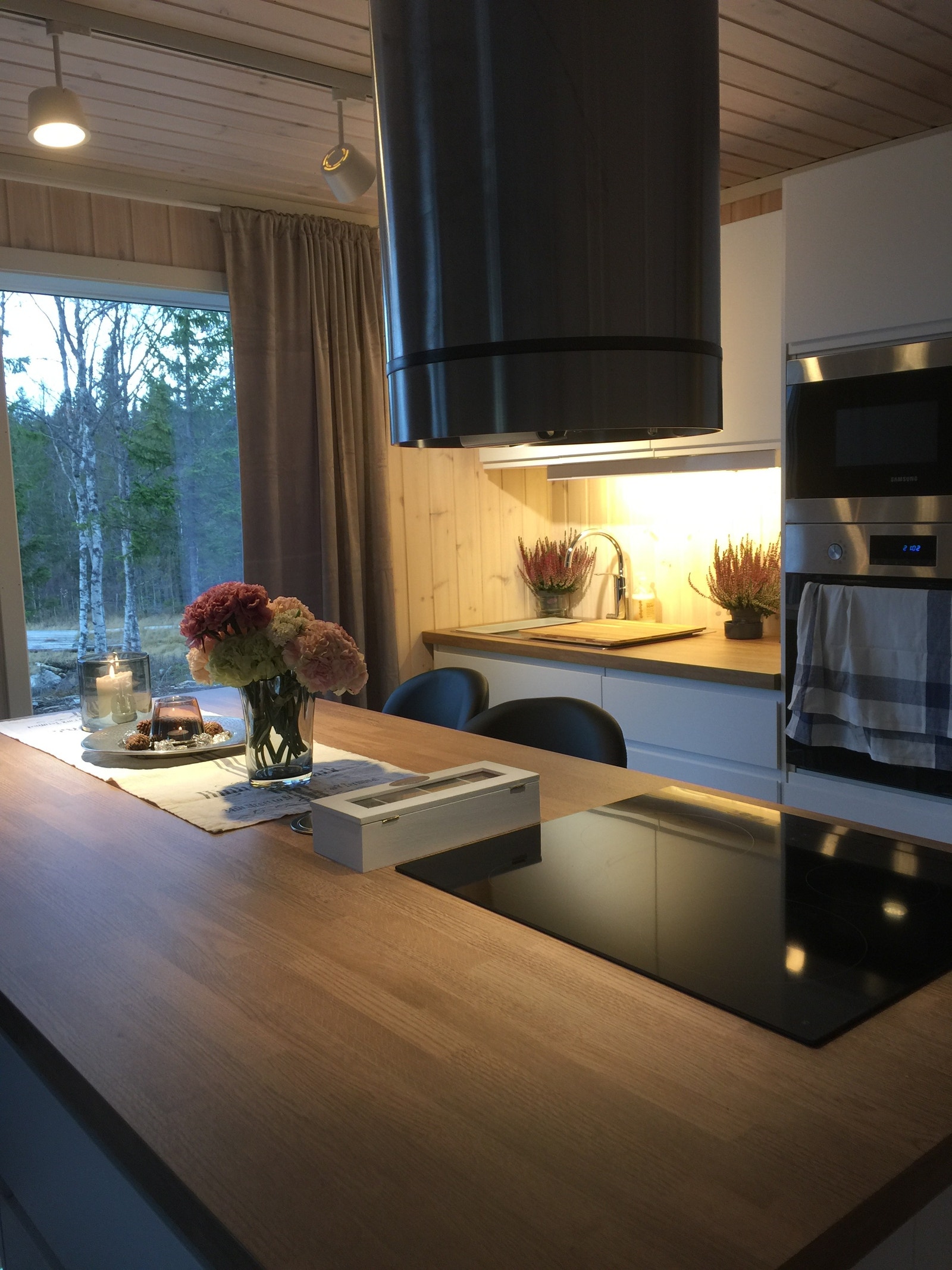 Bar/Kjøkkenløsning i TV-stua 4 Galleribilde