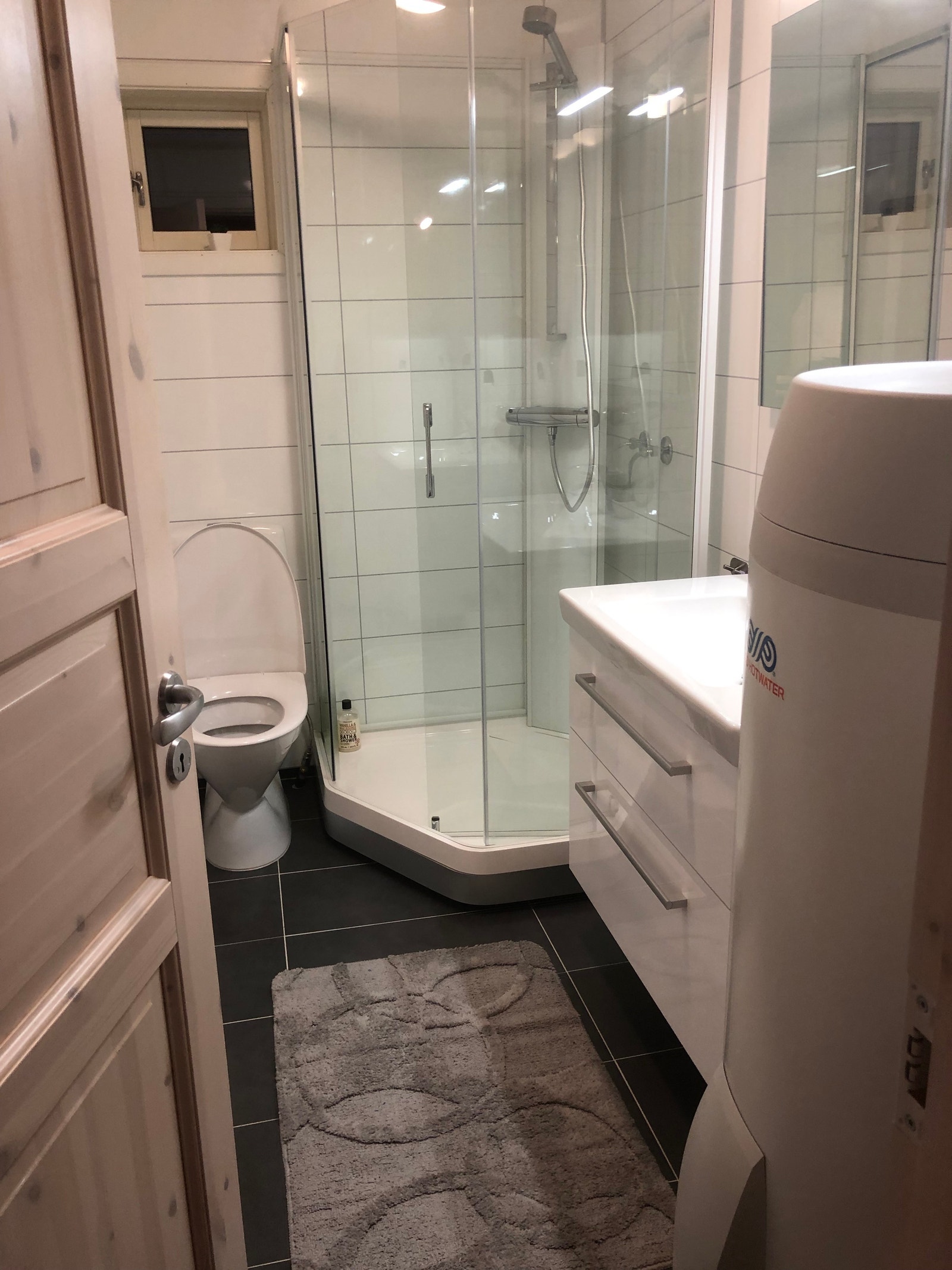 Bad ved TV-stua Galleribilde