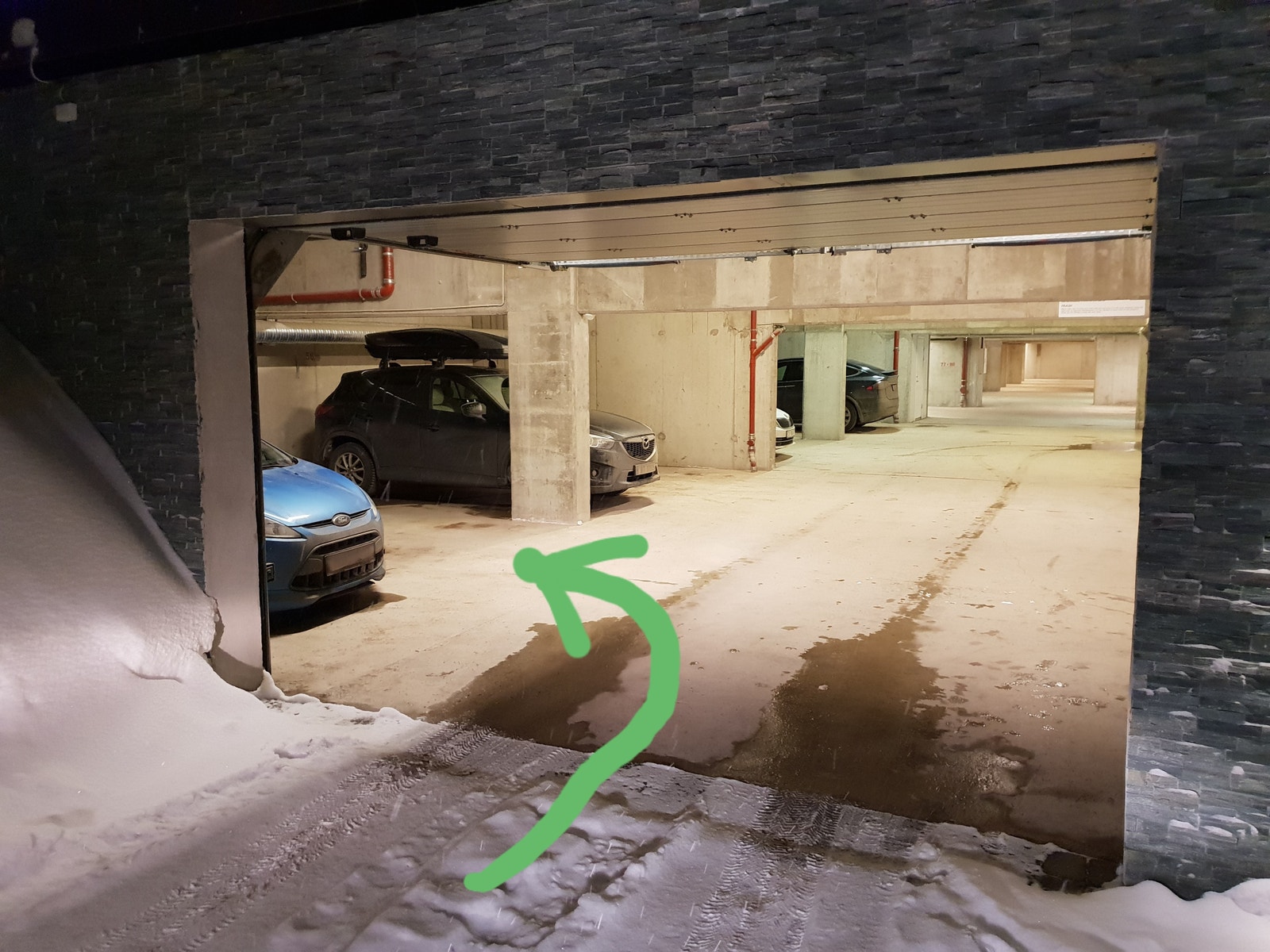 Parkeringskjeller. Plass nr 55. Andre til venstre Galleribilde