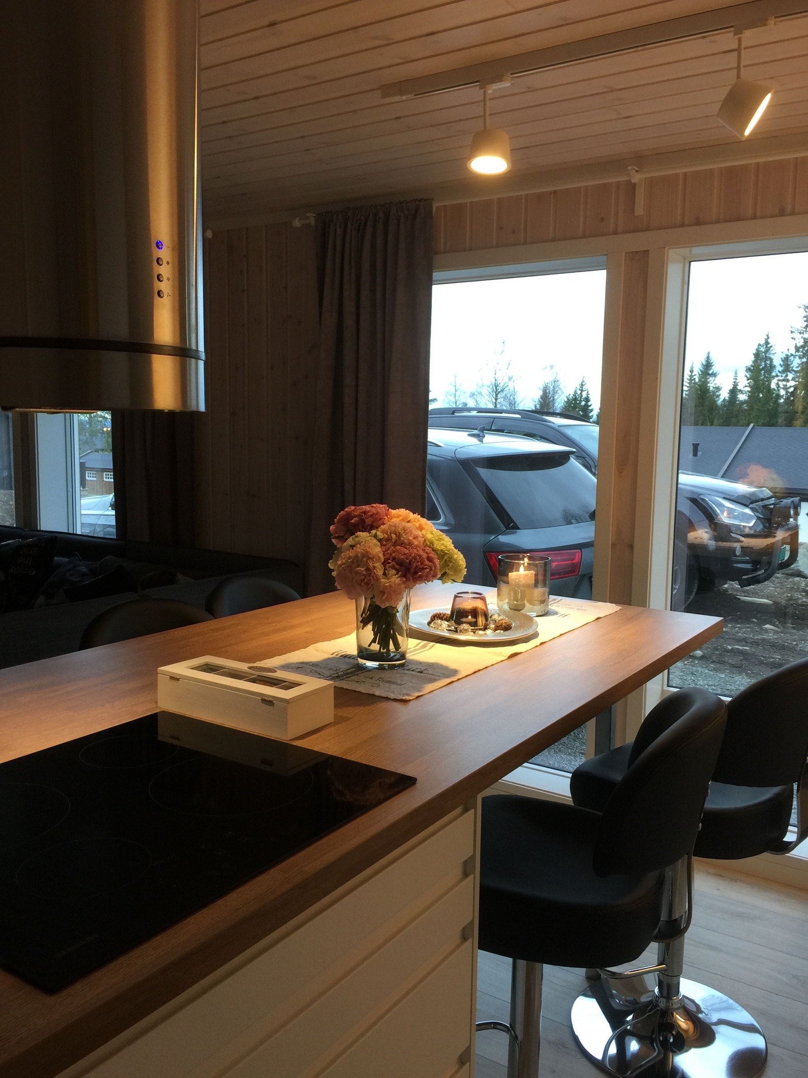 Bar/Kjøkkenløsning i TV-stua 3 Galleribilde