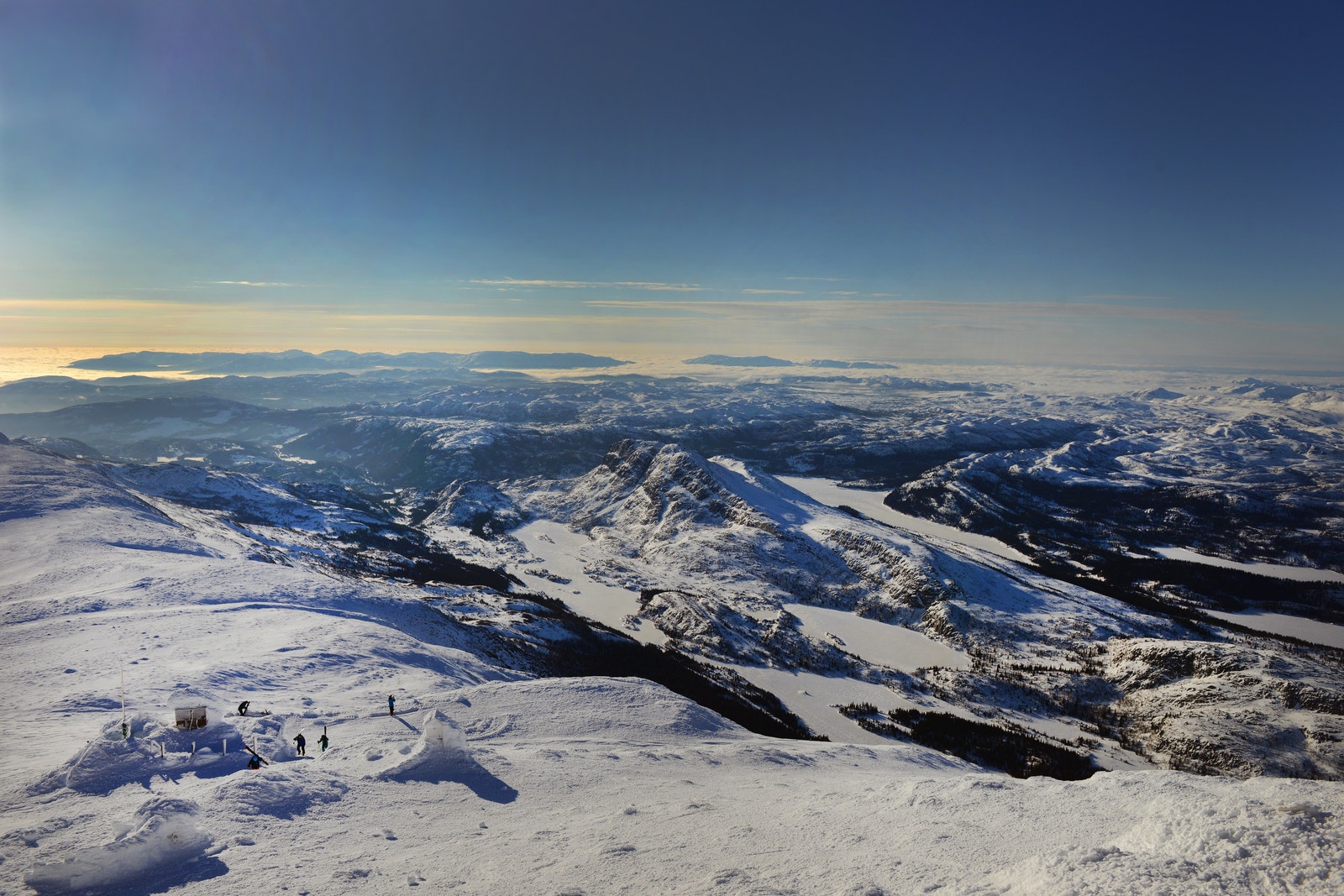 Utsikt från Gaustatoppen 1883 m.h. Galleribilde