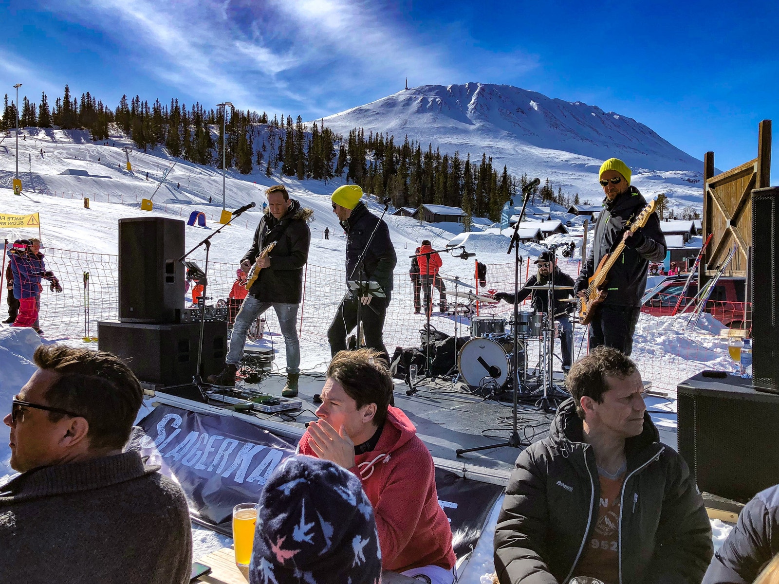 After Ski på Bygget närmsta cafe & restaurang Galleribilde