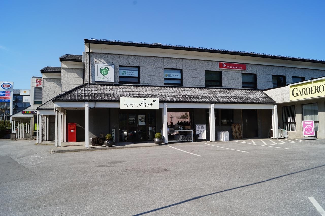 Eiendommen fra syd. Galleribilde