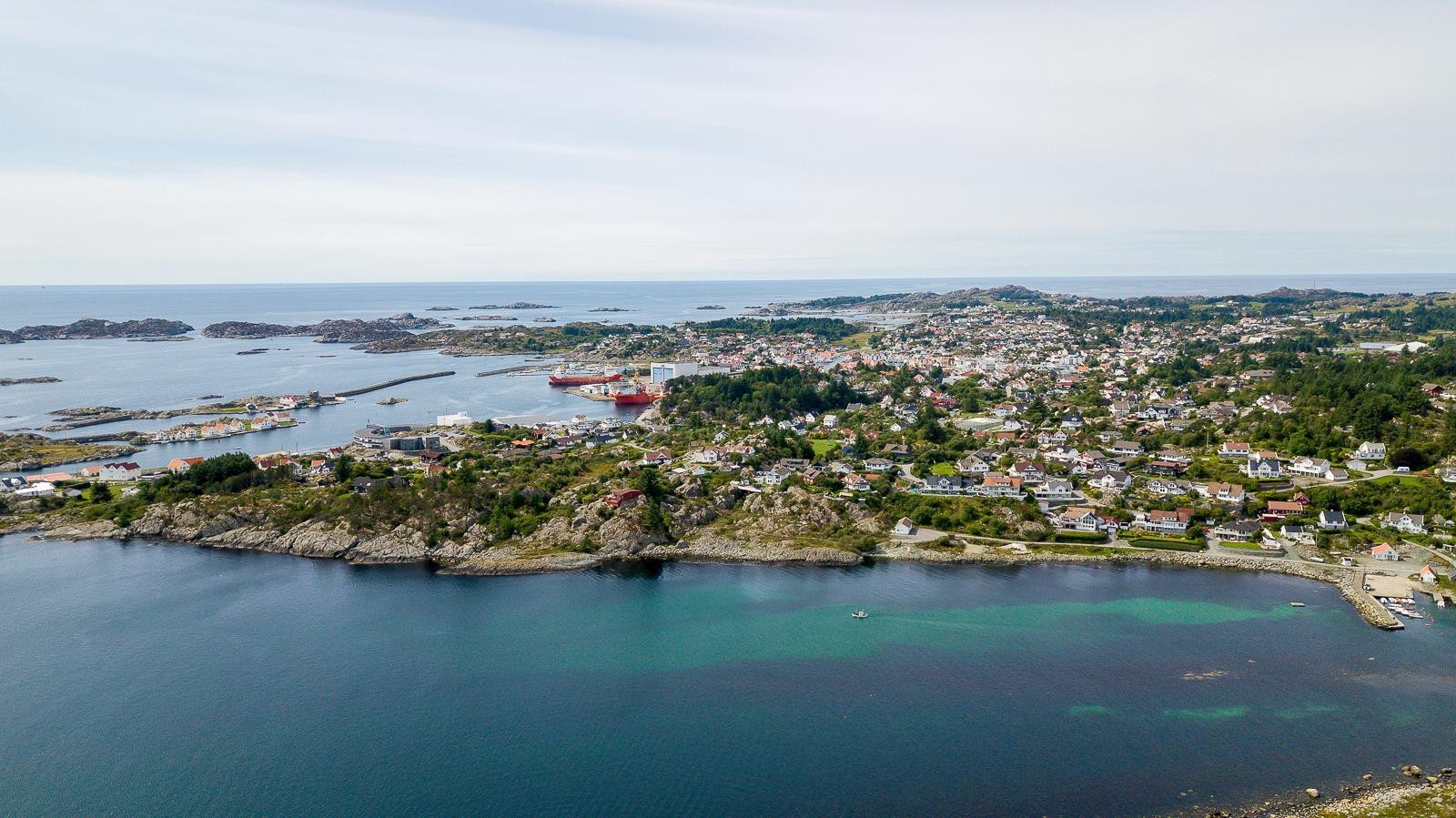 Utsikt mot sommerbyen Skudenshavn Galleribilde