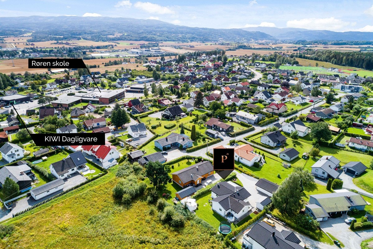 Eiendommen grenser til et jorde. Galleribilde