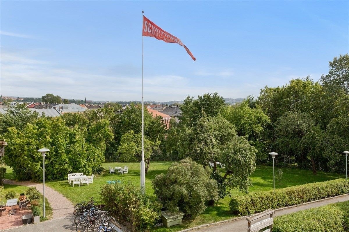 Idyllisk felles hageområde Galleribilde