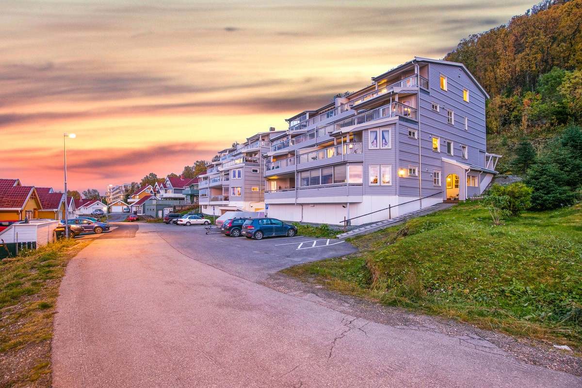 Leiligheten ligger i 4. etasje - heis til alle plan