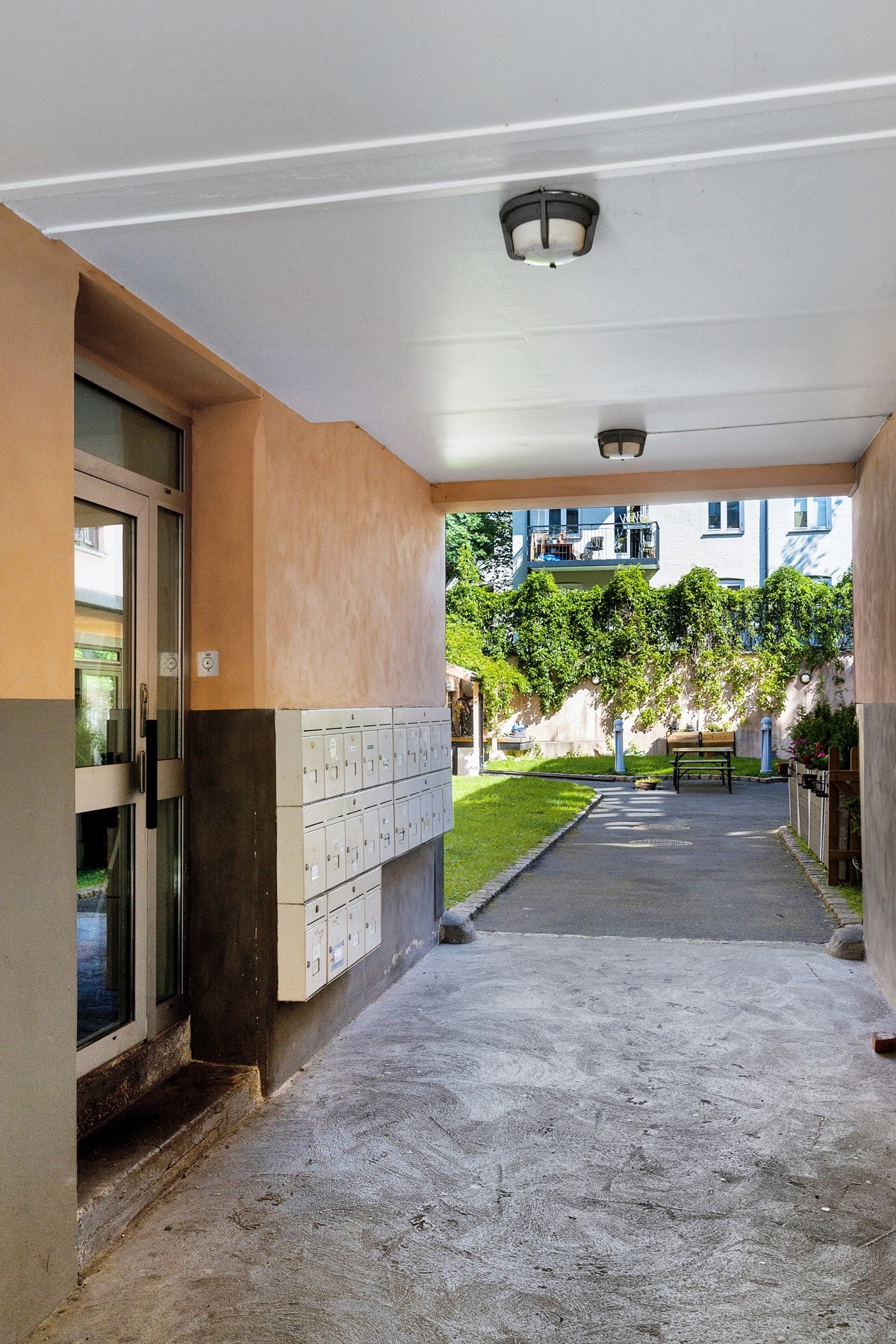 Inngangspartiet i bakgården. Galleribilde