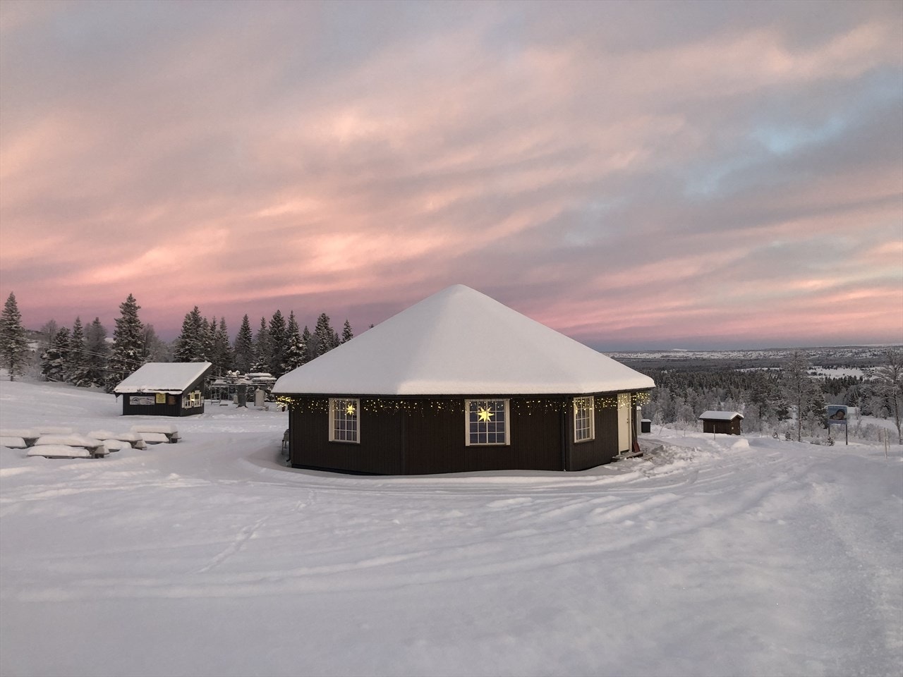 "Åttekanten" - en møteplass for hele Golsfjellet! Galleribilde
