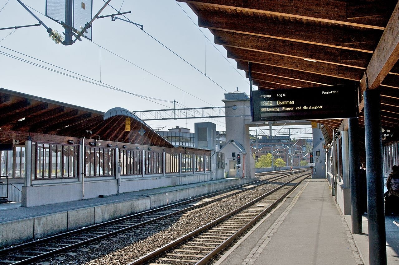 5 min gange til Sandvika stasjon. Kun 15 min med tog til Oslo sentrum! Galleribilde