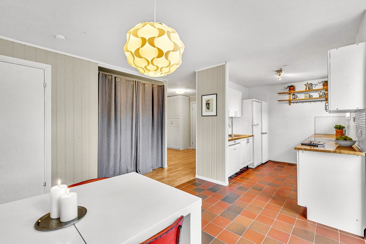 Kjøkken med spiseplass Galleribilde