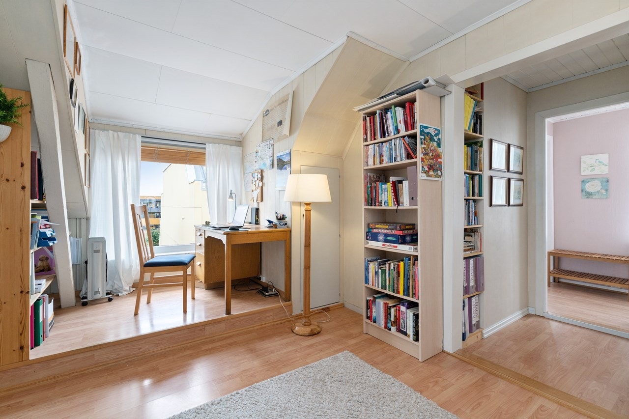 Kontor i 2 etg. Galleribilde