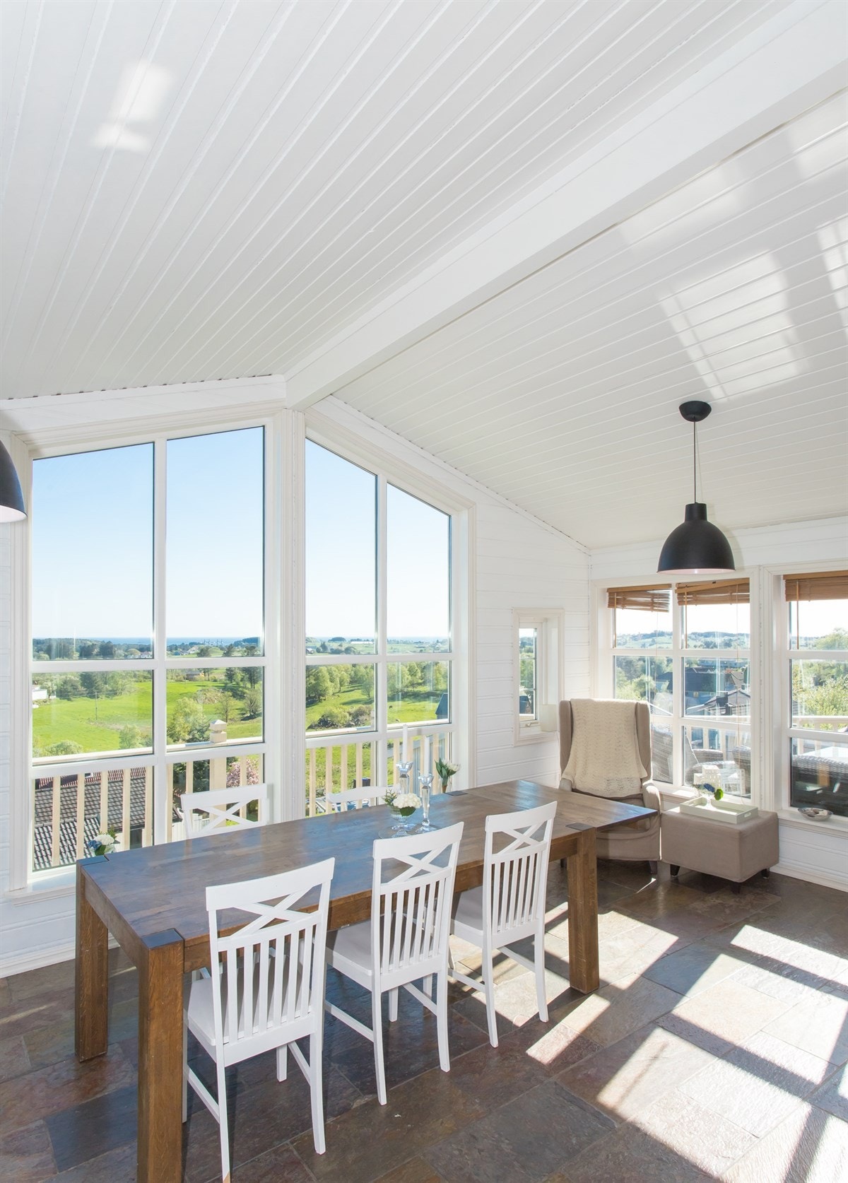 Spisestue med utsikt. Galleribilde