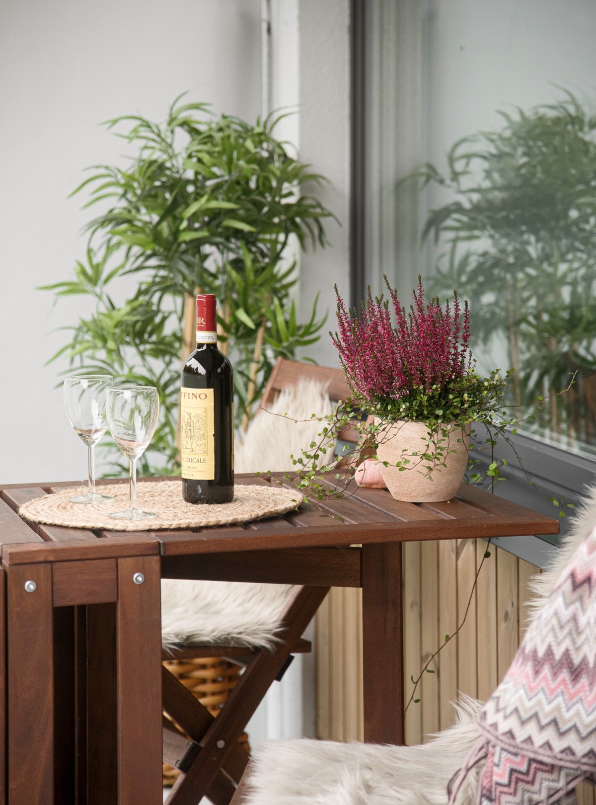 Boligens balkong har nylig blitt oppgradert i regi av borettslaget. Galleribilde