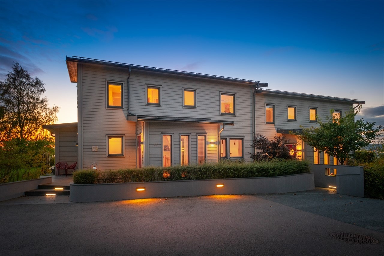 En unik enebolig med topp kvaliteter, men også muligheter for oppdeling til f.eks tomannsbolig eller utleiedel(er) Galleribilde