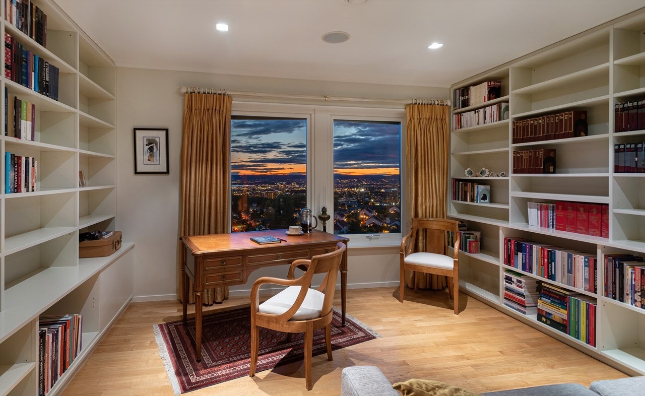 Kontor/soverom 2. etg Galleribilde