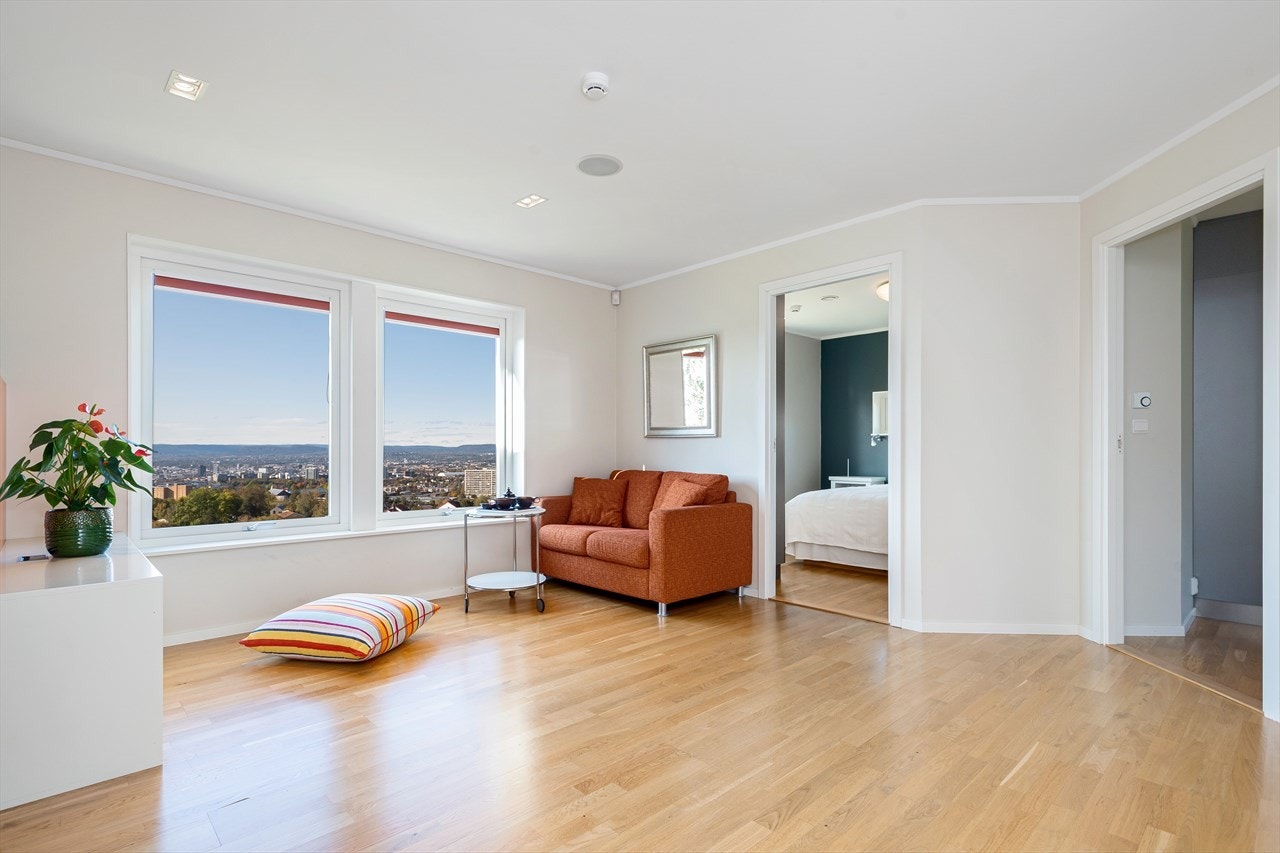 Allstue/loftsstue i 2. etg Galleribilde