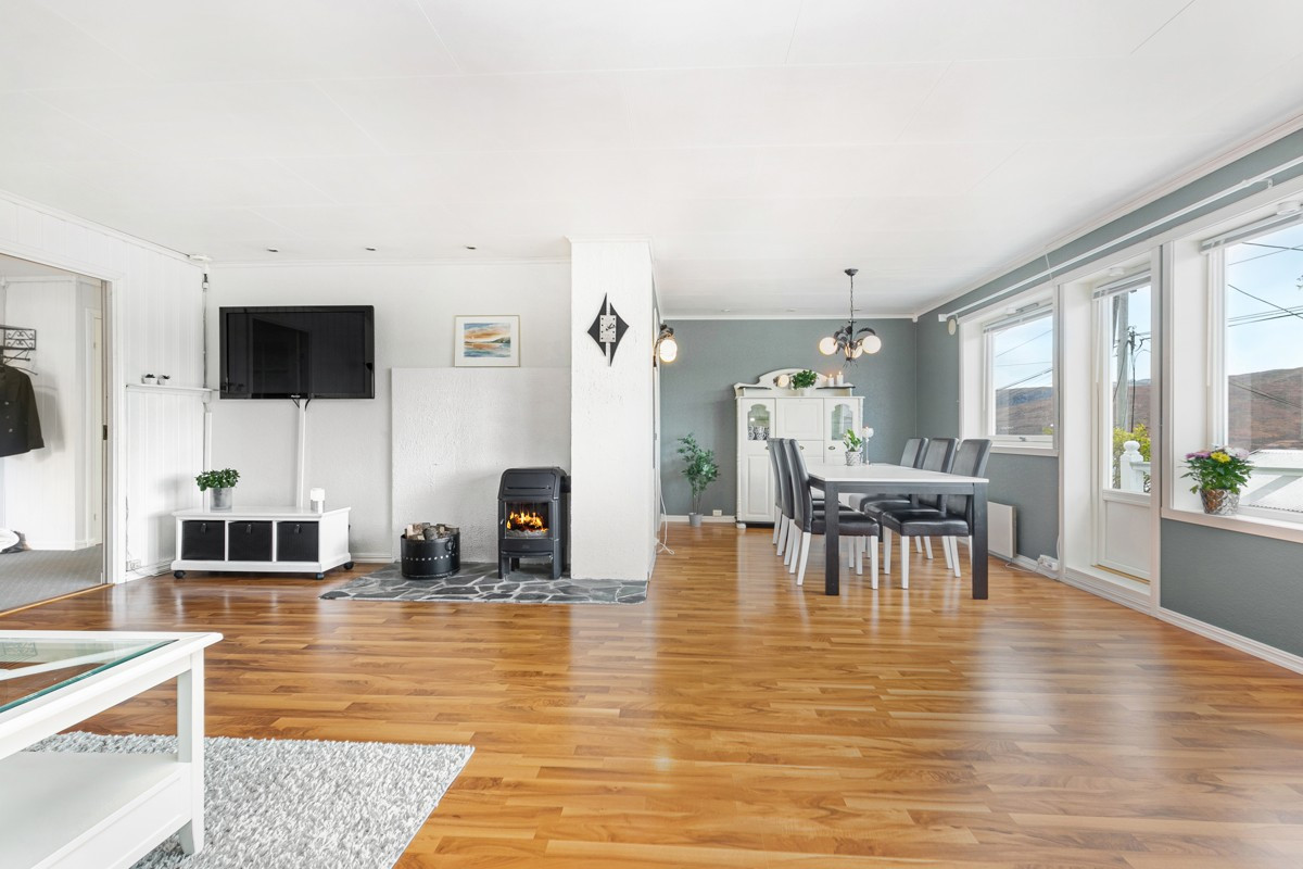 Stor og romslig stue
