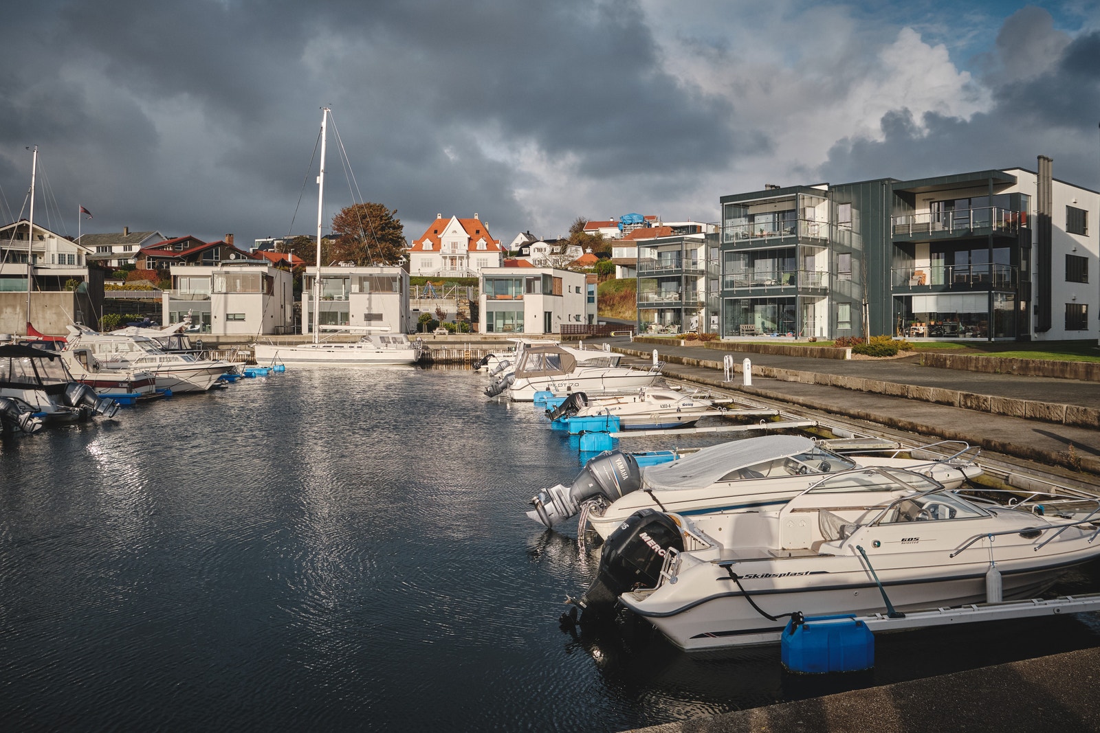 Skjermet båthavn. Galleribilde