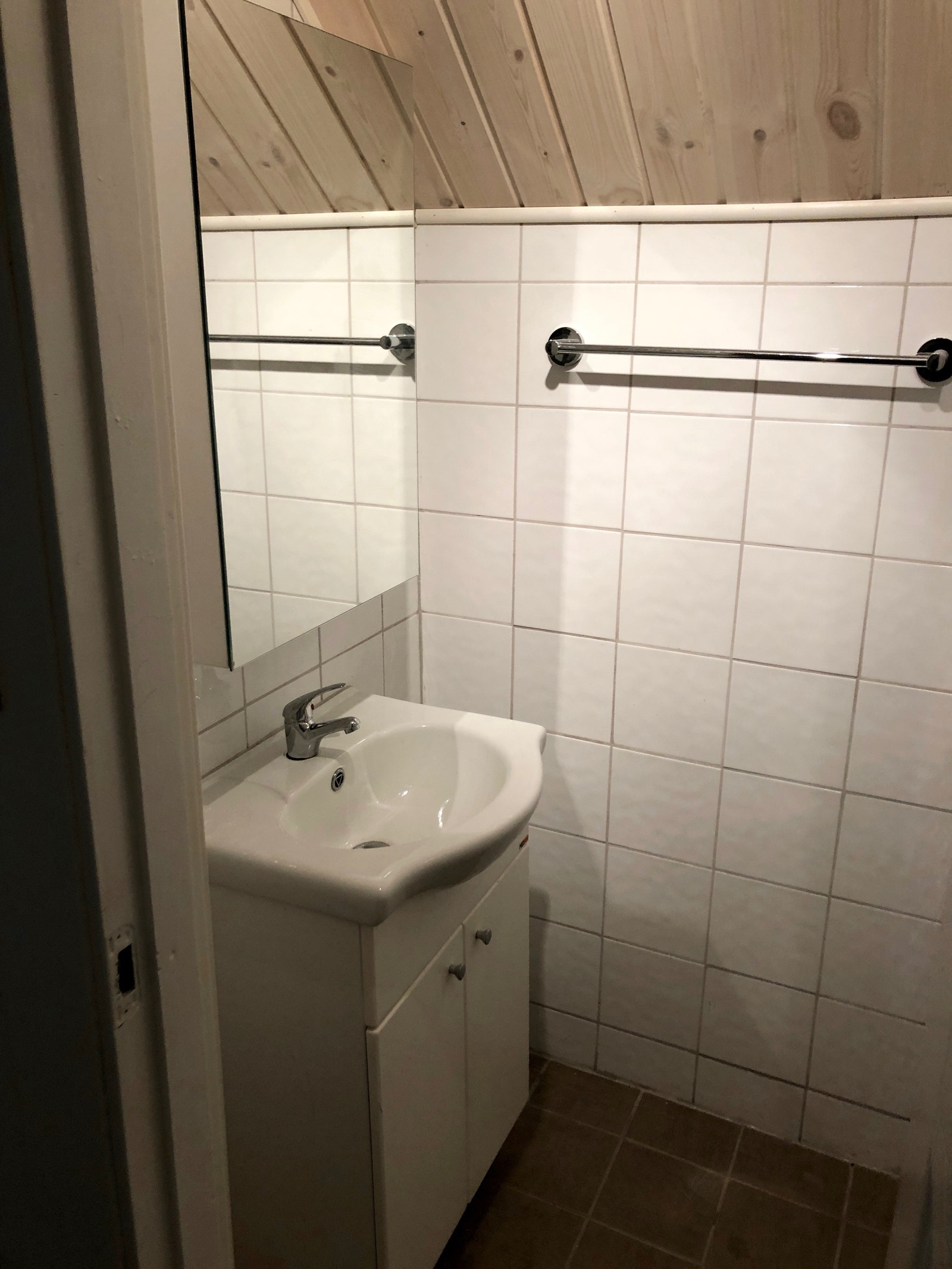 Nyoppusset bad med dusj Galleribilde