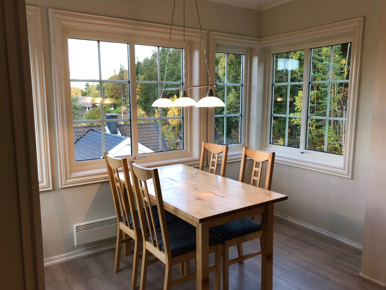 Spisestue med flott utsikt Galleribilde