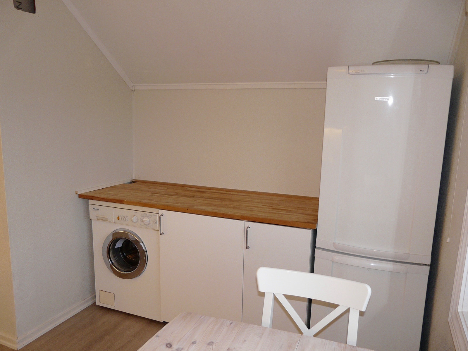 Vaskemaskin og kjøleskap med fryser Galleribilde