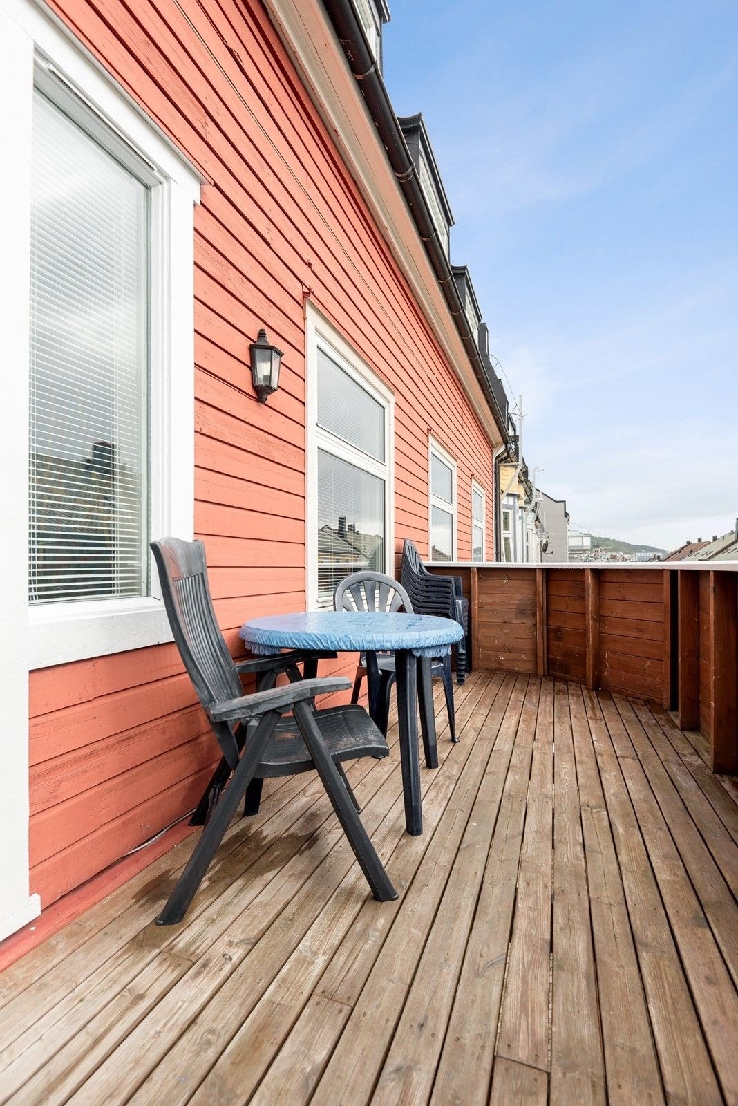 Sørvent balkong gir gode solforhold Galleribilde