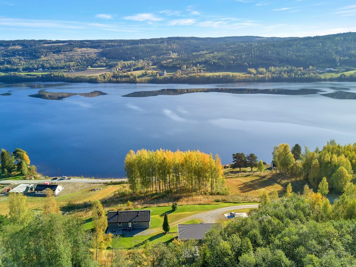 Velkommen til Skaugvegen 5 - Eiendom med flott beliggenhet på Vestsida Galleribilde