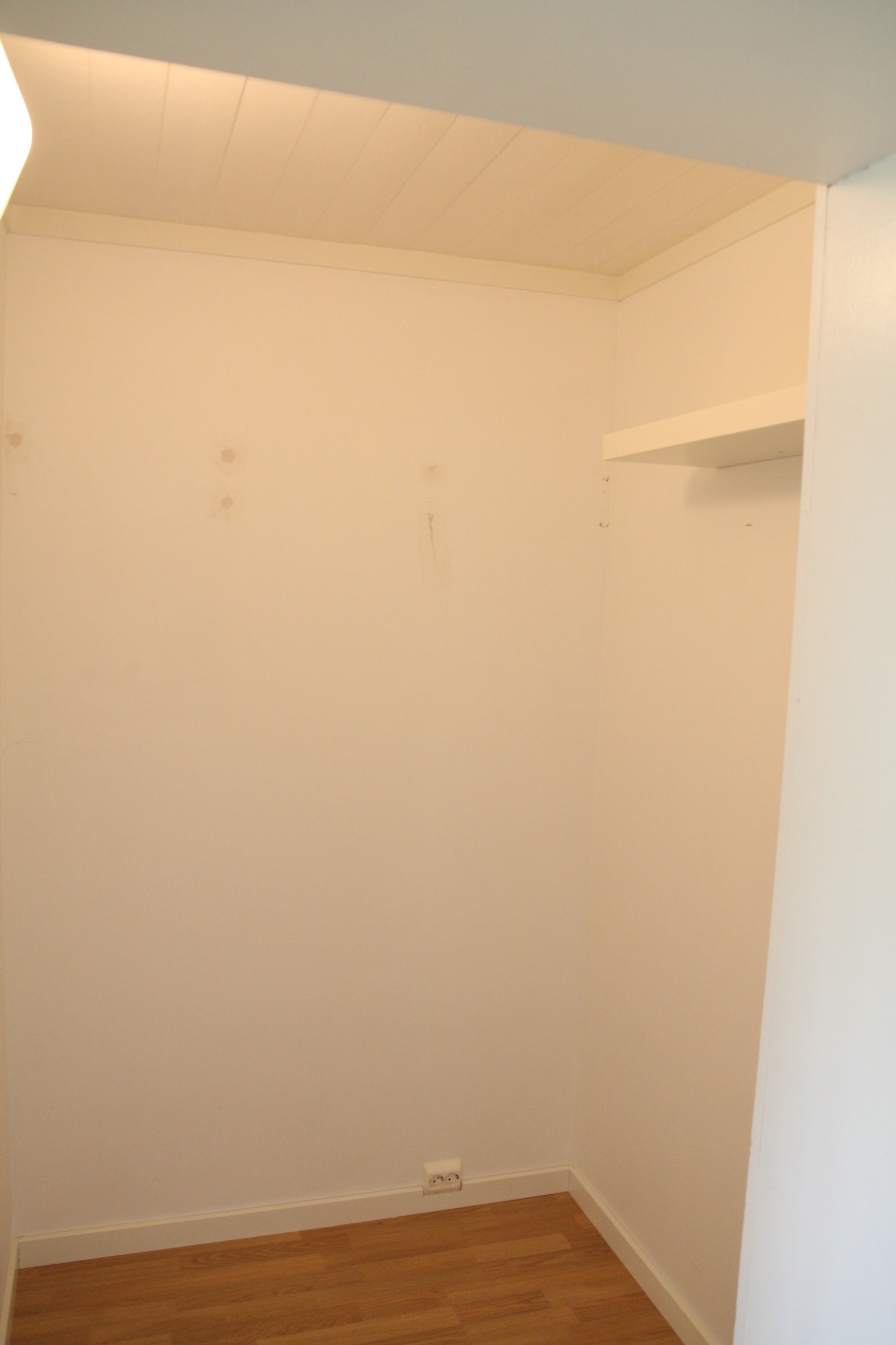 Garderobe Galleribilde