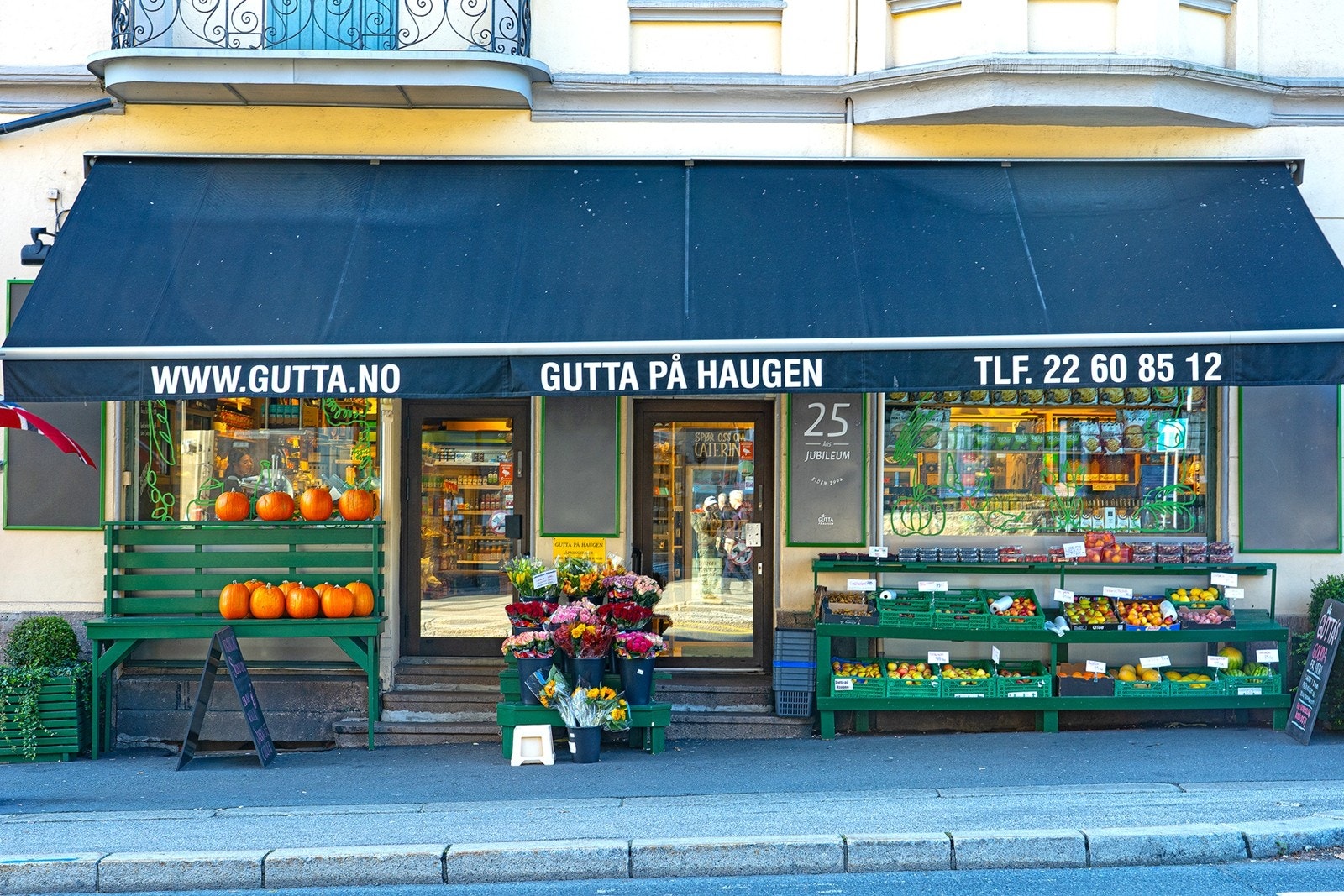 Gutta på Haugen er en delikatesseforretning med spennende utvalg. Galleribilde