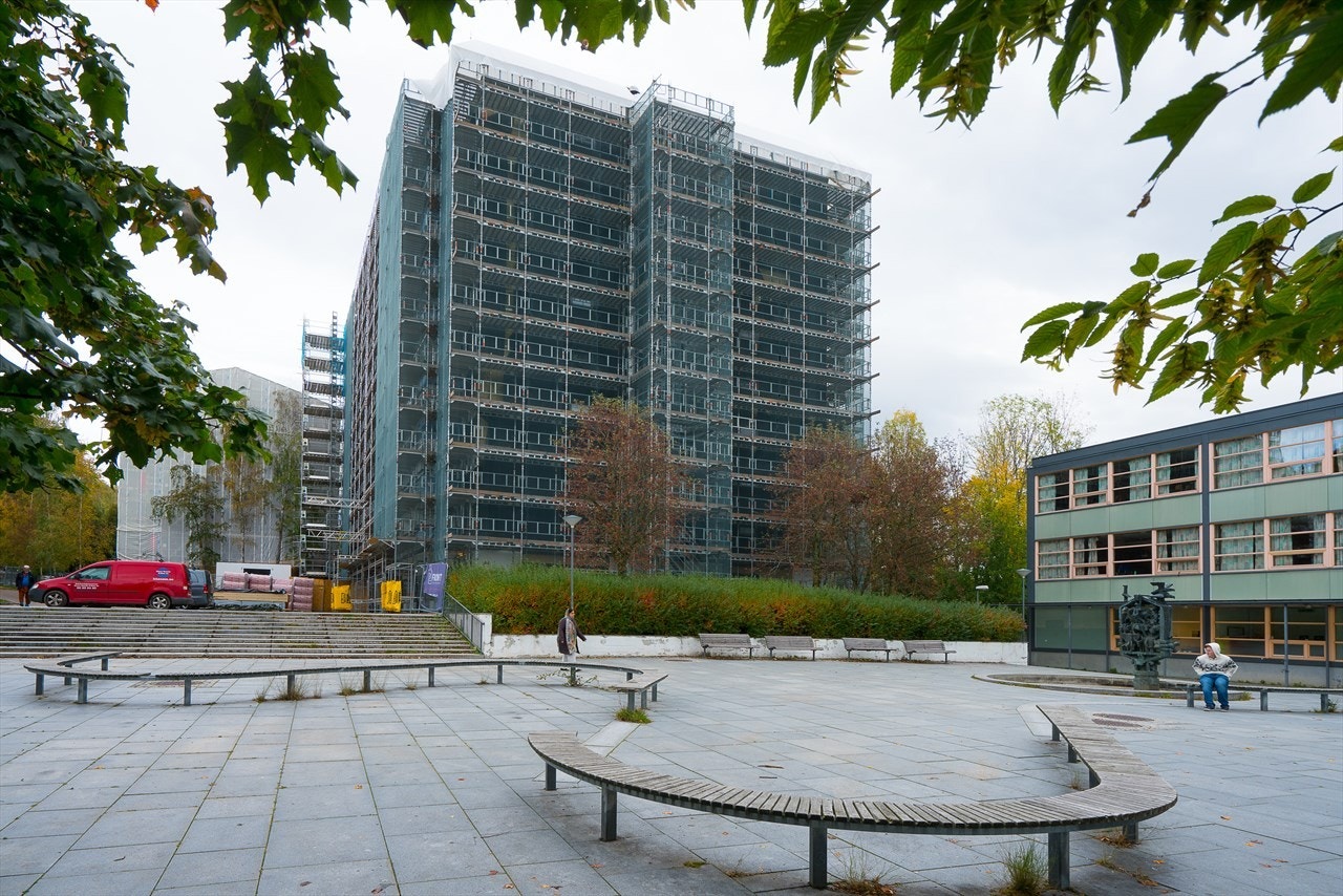 Fasaden er under oppussing Galleribilde