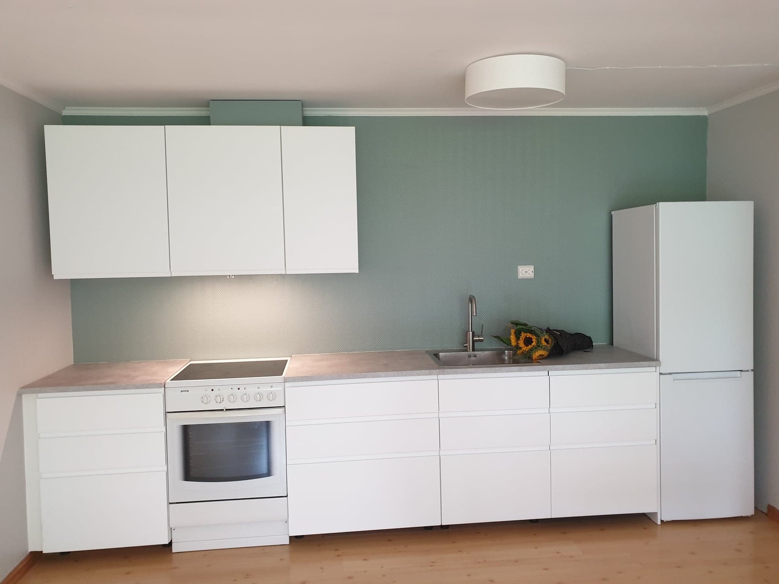 Åpen kjøkkenløsning (foringer er montert). Galleribilde