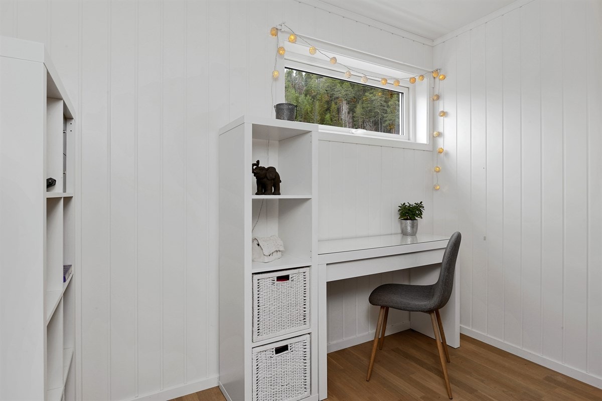 Den innvendige boden er for øyeblikket innredet som kontor. Galleribilde