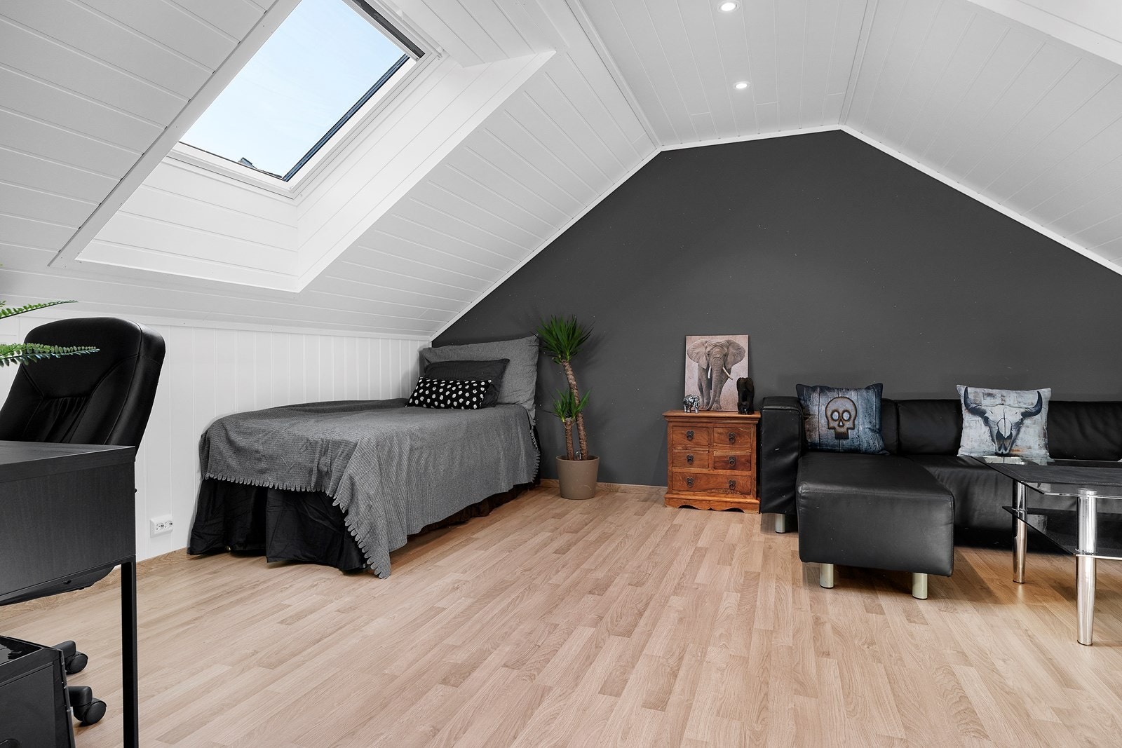 Soverom 3 av 3 i andre etasje Galleribilde