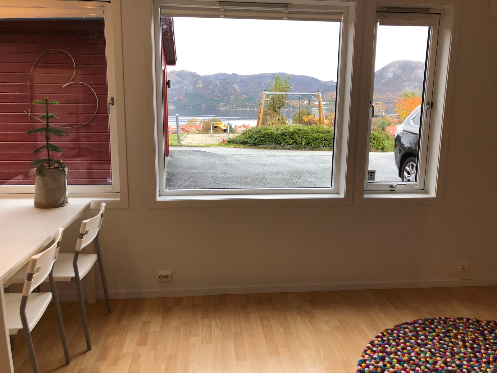 Utsikt mot Gandsfjorden fra stue Galleribilde