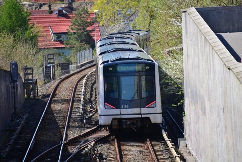 Gangavstand til T-bane stasjon på Hovseter og Røa Galleribilde