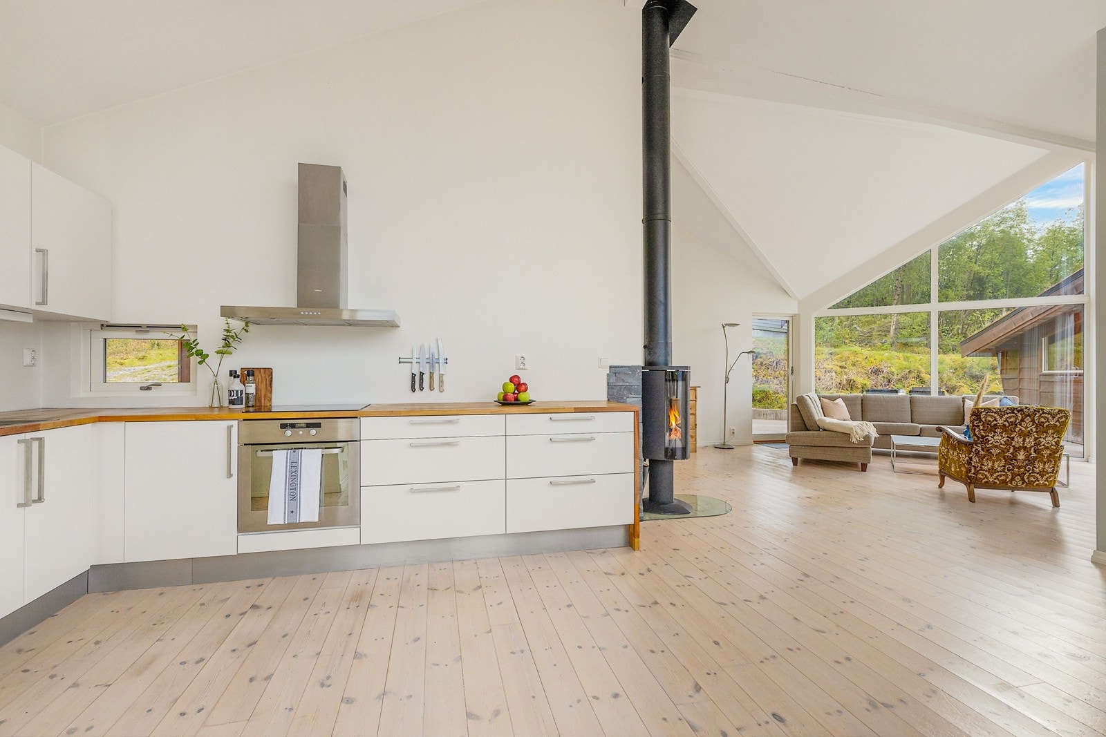 Gjennomgående heltre gulv i hele boligen Galleribilde