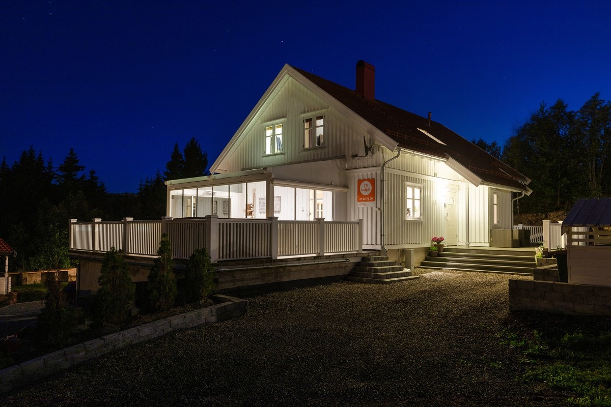 Innholdsrik enebolig med egen utleieleilighet i u.etg. Galleribilde