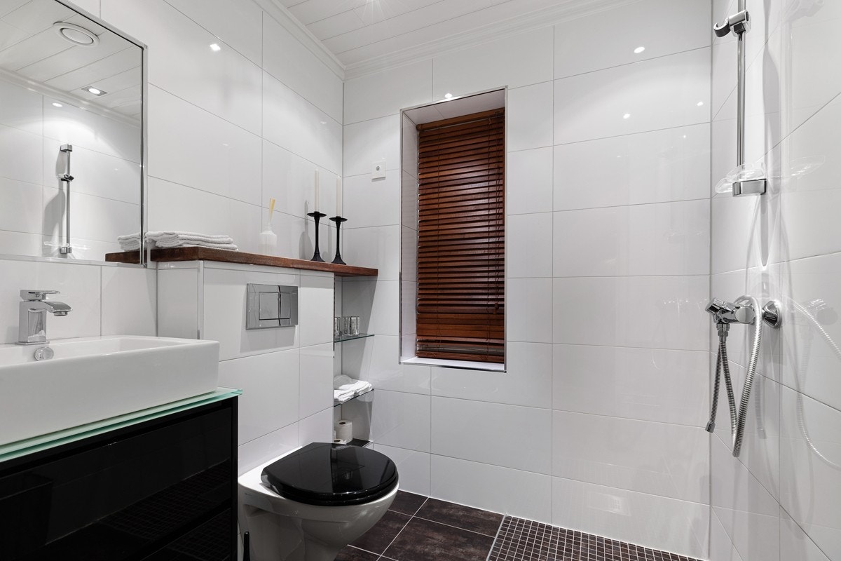 Bad/wc - 2 med vask i innredning. Galleribilde