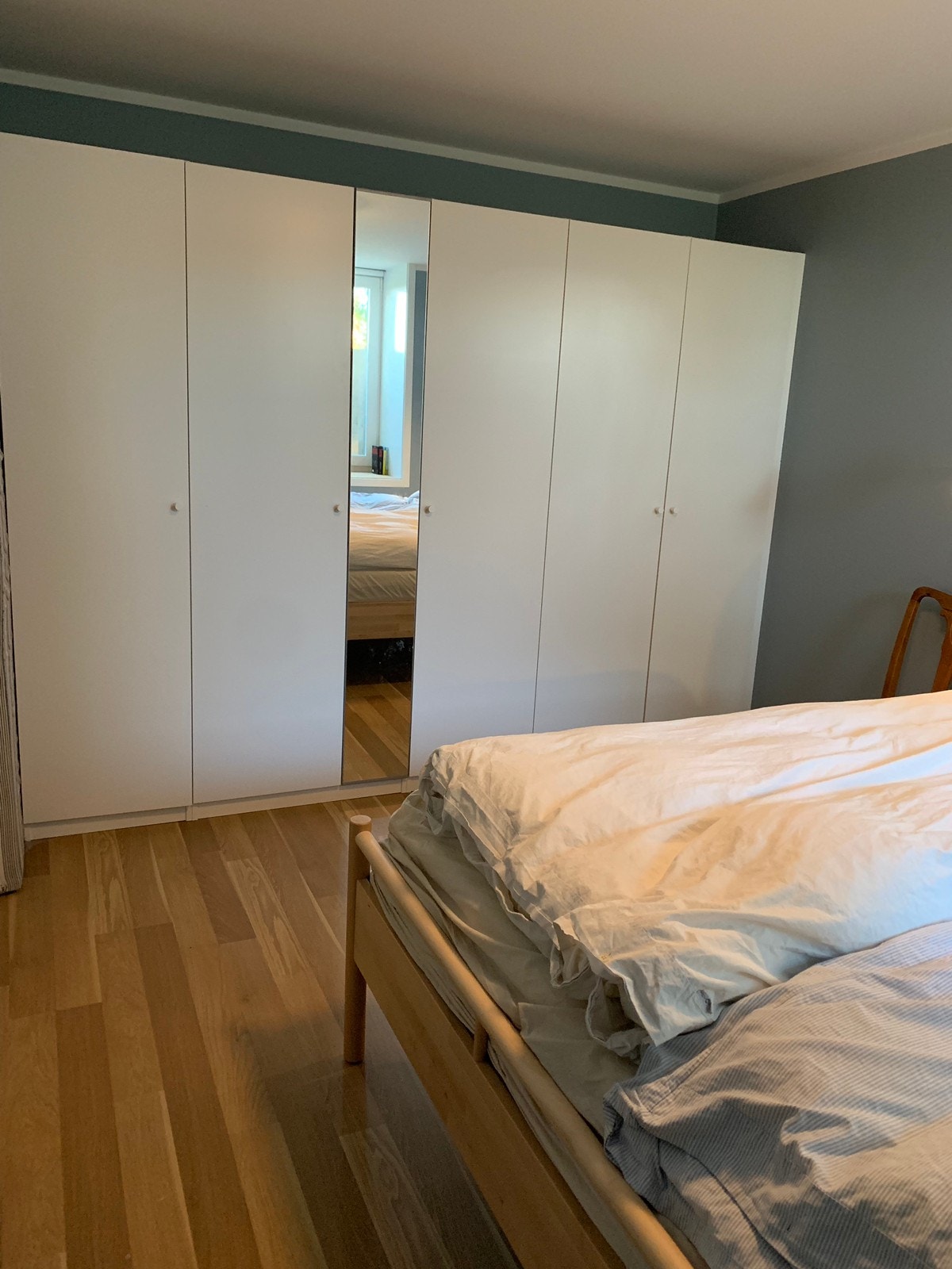 Stor garderobe hovedsoverom Galleribilde