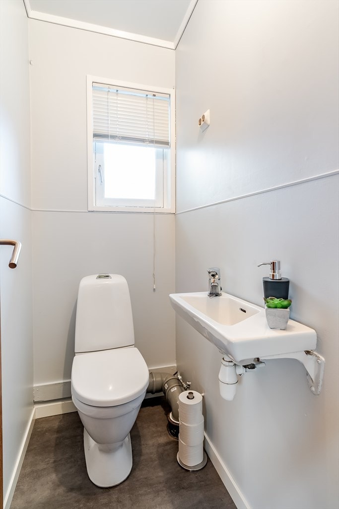 Oppusset separat toalettrom Galleribilde