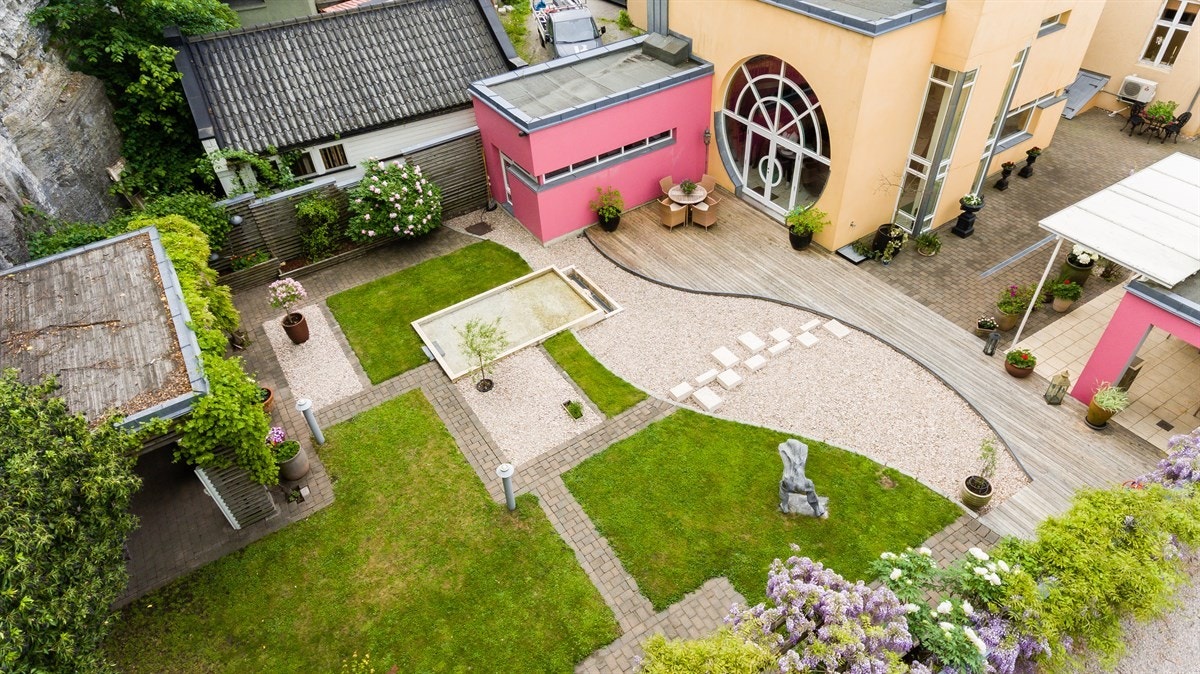 Eiendommen ligger helt usjenert til. Galleribilde