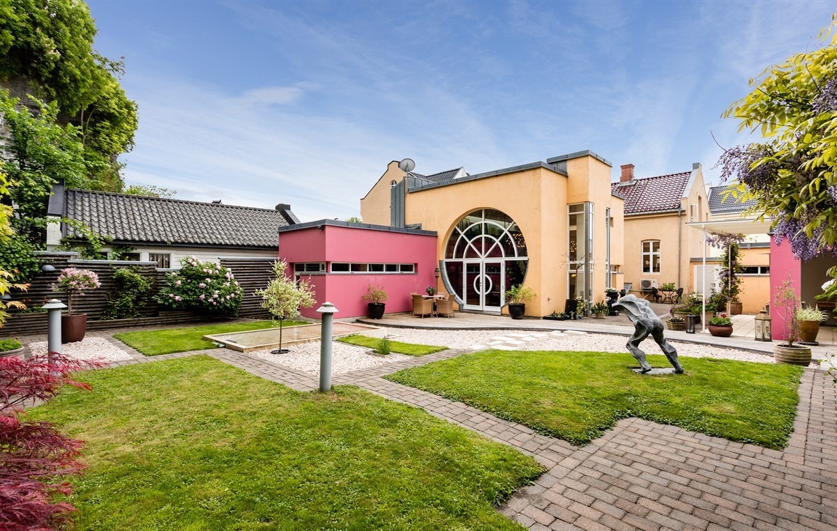 Boligen representerer arkitektur fra to ulike århundre. Galleribilde